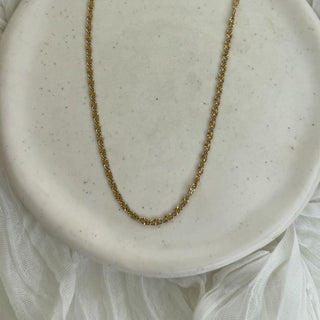 The thin classy chain