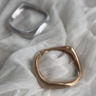 Iokasti bangle
