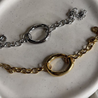 Plain cycle bracelet