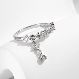 Brilliance Dangling crystal ring