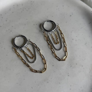 The chain earrings