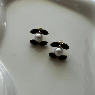 Chanel pearl black